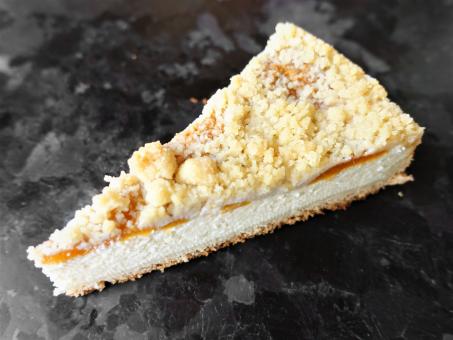 Aprikosenkäsekuchen